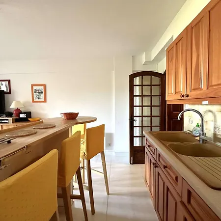 Apartman La Baie Climatise, Vue Mer, Pour 4 Personnes Avec Piscine Sur La Presqu'ile De Giens A