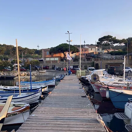 דירה La Baie Climatise, Vue Mer, Pour 4 Personnes Avec Piscine Sur La Presqu'ile De Giens A *