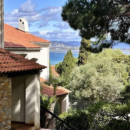 La Baie Climatise, Vue Mer, Pour 4 Personnes Avec Piscine Sur La Presqu'ile De Giens A דירה *